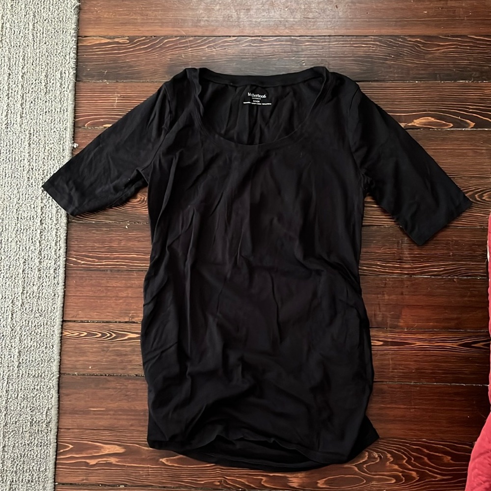 Motherhood maternity elbow black t